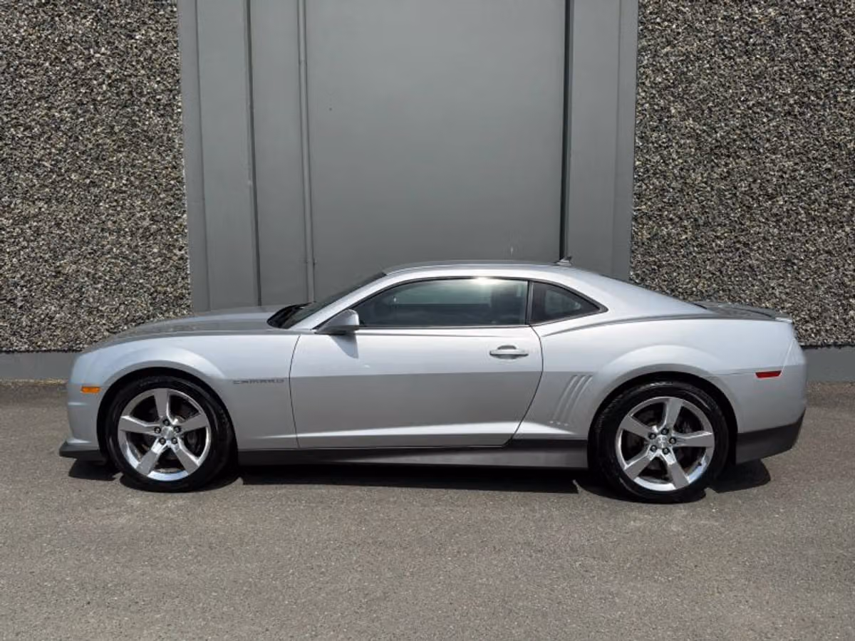 2010 Chevrolet Camaro SS Image 2