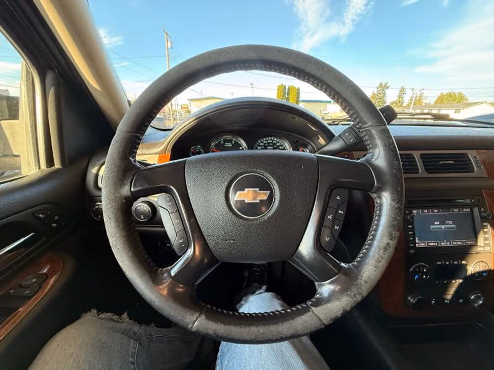2008 Chevrolet Silverado 2500HD LTZ Pickup 4D 6 1/2 ft Crew Cab Image 9