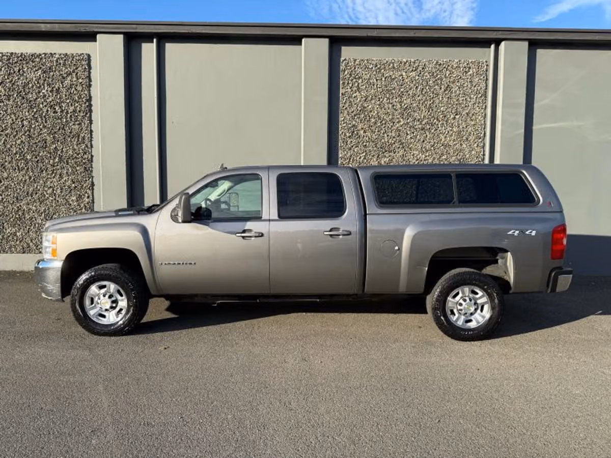 2008 Chevrolet Silverado 2500HD LTZ Pickup 4D 6 1/2 ft Crew Cab Image 2