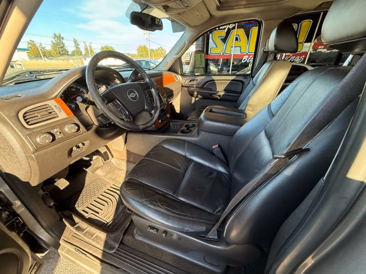 2008 Chevrolet Silverado 2500HD LTZ Pickup 4D 6 1/2 ft Crew Cab Image 12