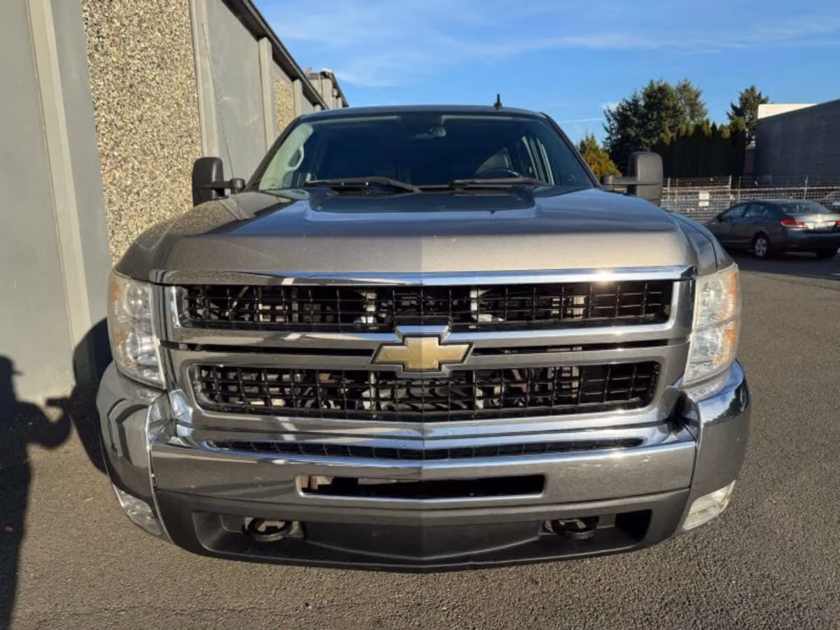 2008 Chevrolet Silverado 2500HD LTZ Pickup 4D 6 1/2 ft Crew Cab Image 7