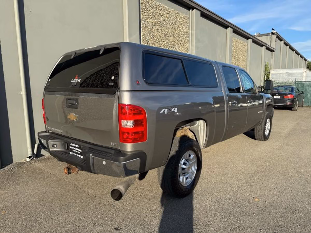 2008 Chevrolet Silverado 2500HD LTZ Pickup 4D 6 1/2 ft Crew Cab Image 6