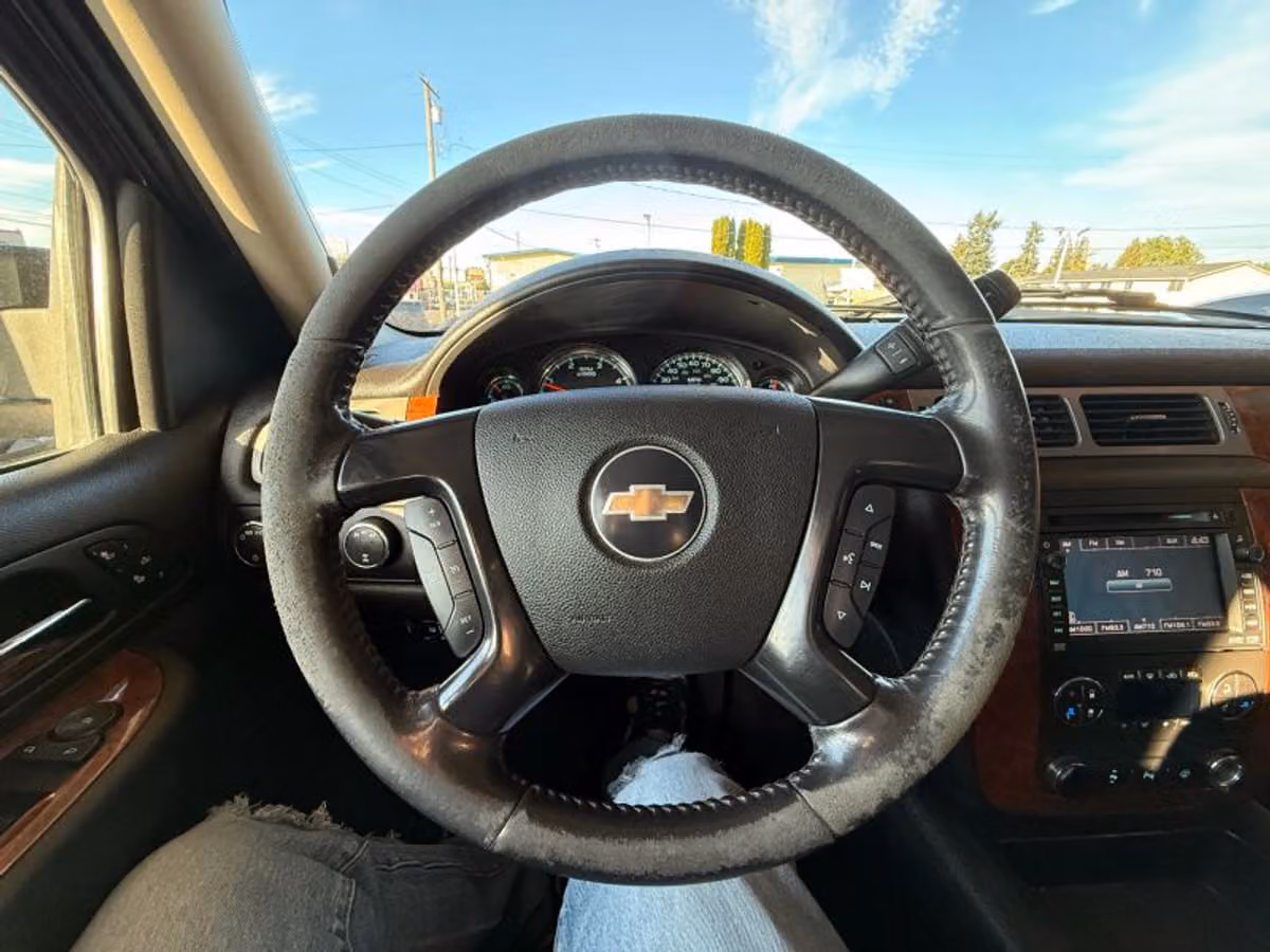 2008 Chevrolet Silverado 2500HD LTZ Pickup 4D 6 1/2 ft Crew Cab Image 9