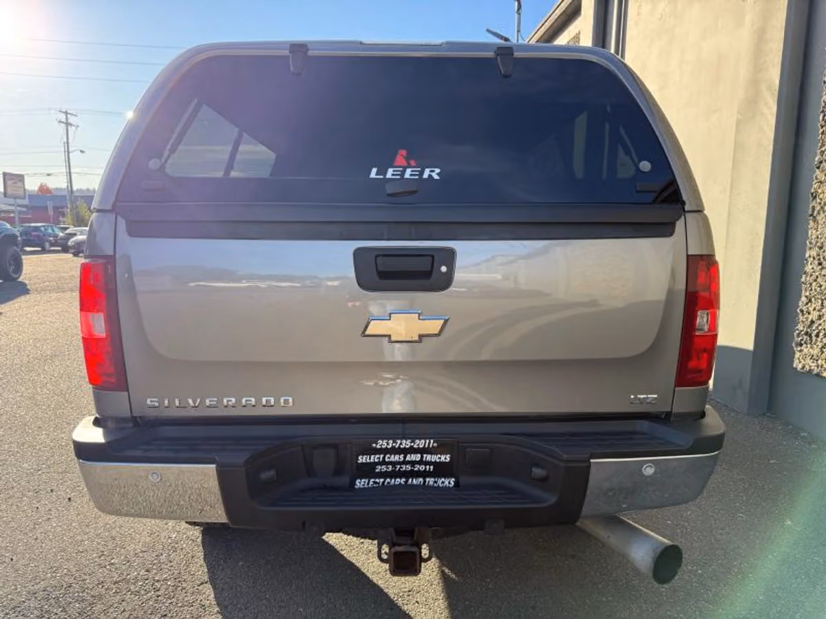 2008 Chevrolet Silverado 2500HD LTZ Pickup 4D 6 1/2 ft Crew Cab Image 8
