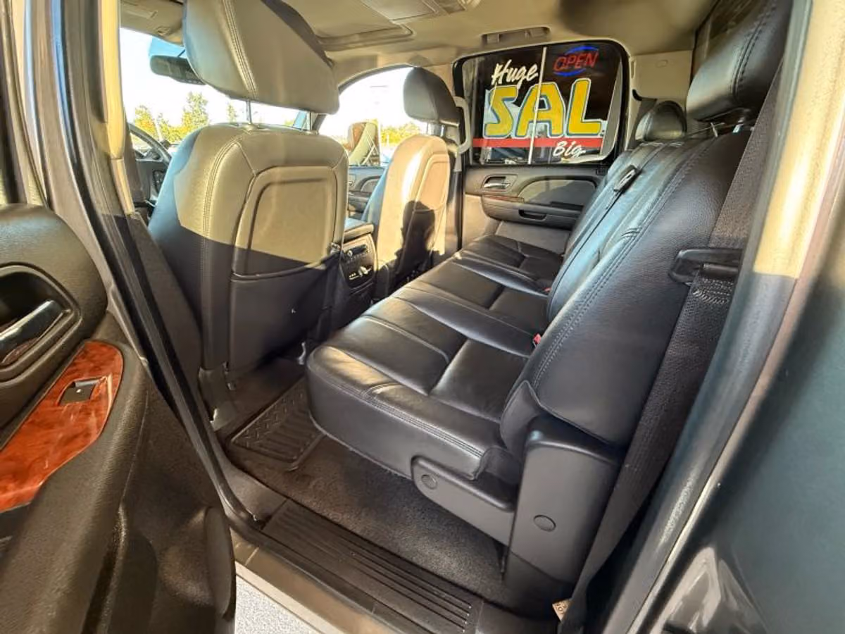 2008 Chevrolet Silverado 2500HD LTZ Pickup 4D 6 1/2 ft Crew Cab Image 14