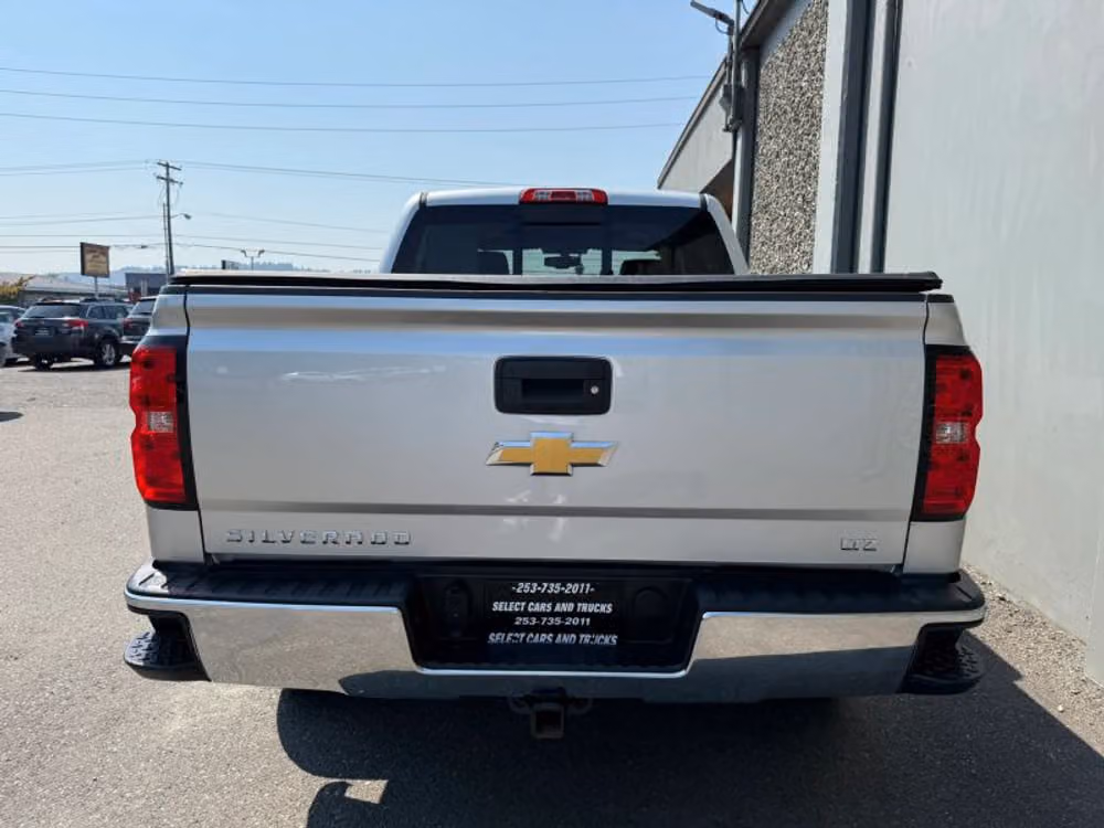 2015 Chevrolet Silverado 1500 LTZ Pickup 4D 6 1/2 ft Crew Cab Image 8