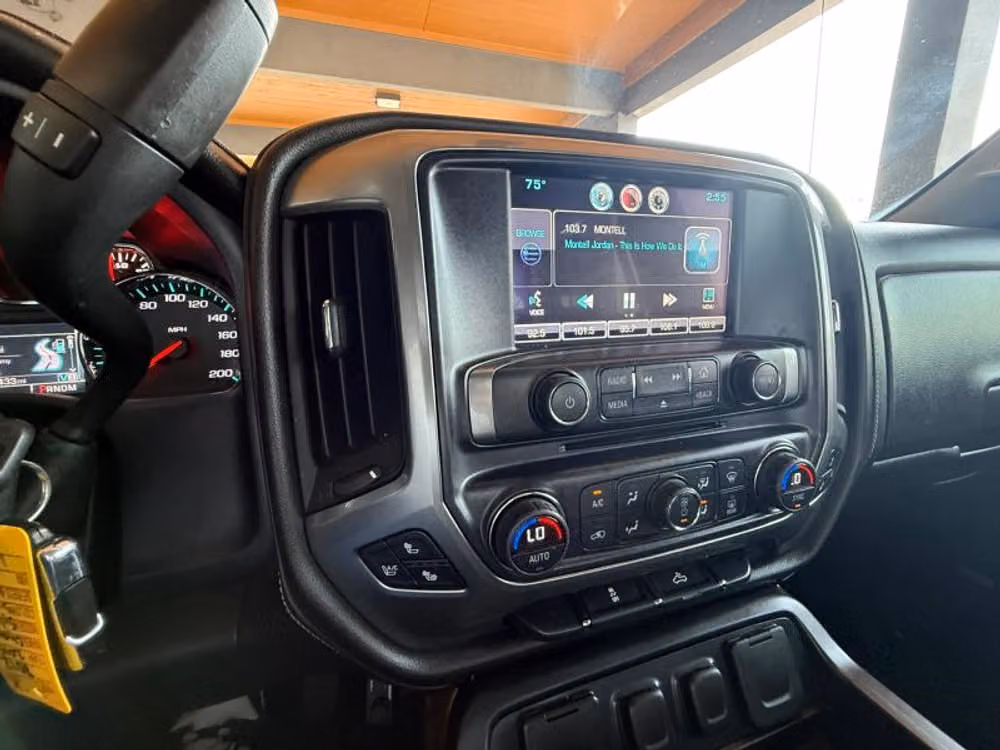 2015 Chevrolet Silverado 1500 LTZ Pickup 4D 6 1/2 ft Crew Cab Image 11