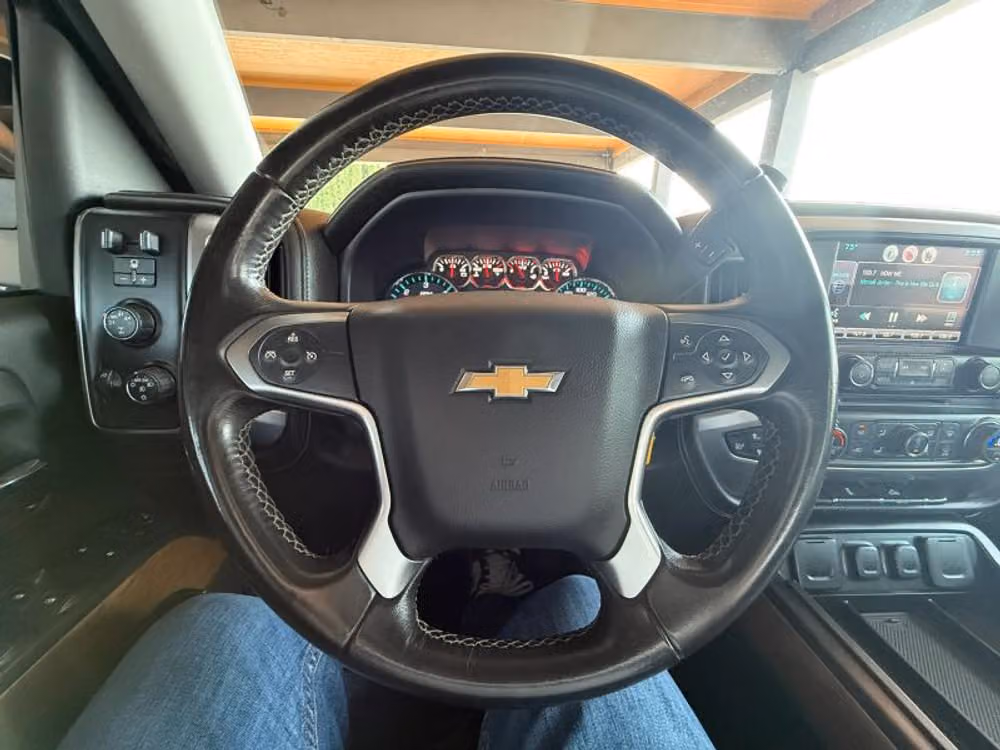 2015 Chevrolet Silverado 1500 LTZ Pickup 4D 6 1/2 ft Crew Cab Image 9