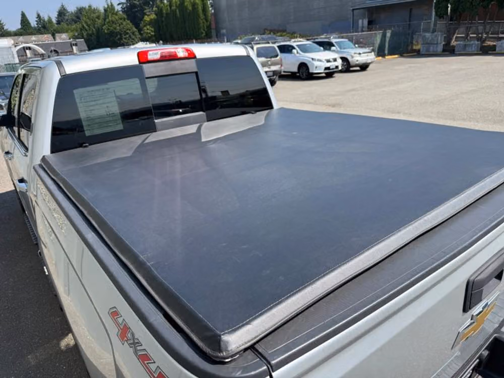 2015 Chevrolet Silverado 1500 LTZ Pickup 4D 6 1/2 ft Crew Cab Image 17