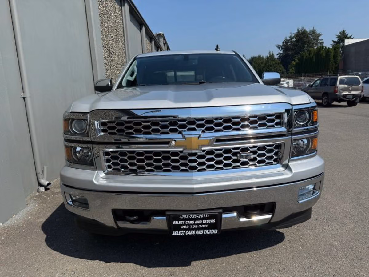 2015 Chevrolet Silverado 1500 LTZ Pickup 4D 6 1/2 ft Crew Cab Image 7