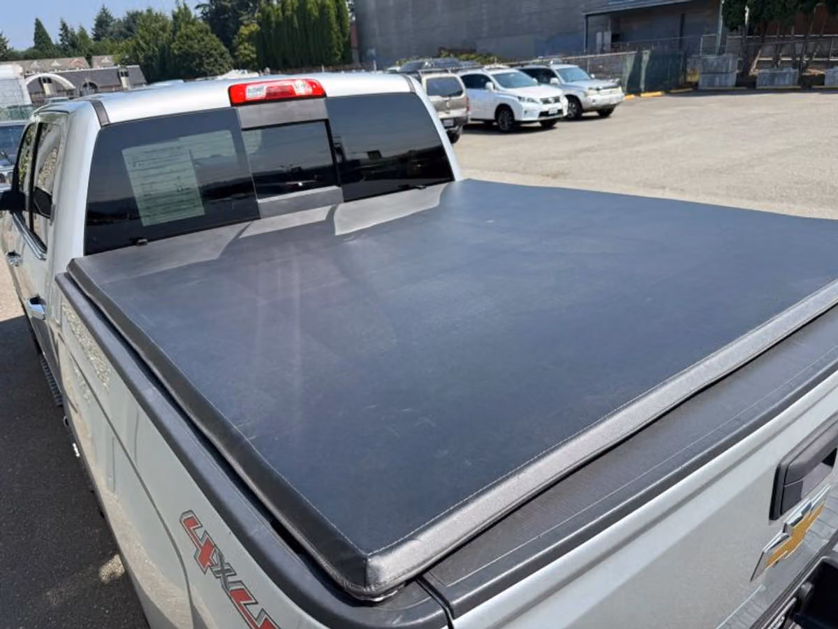 2015 Chevrolet Silverado 1500 LTZ Pickup 4D 6 1/2 ft Crew Cab Image 17