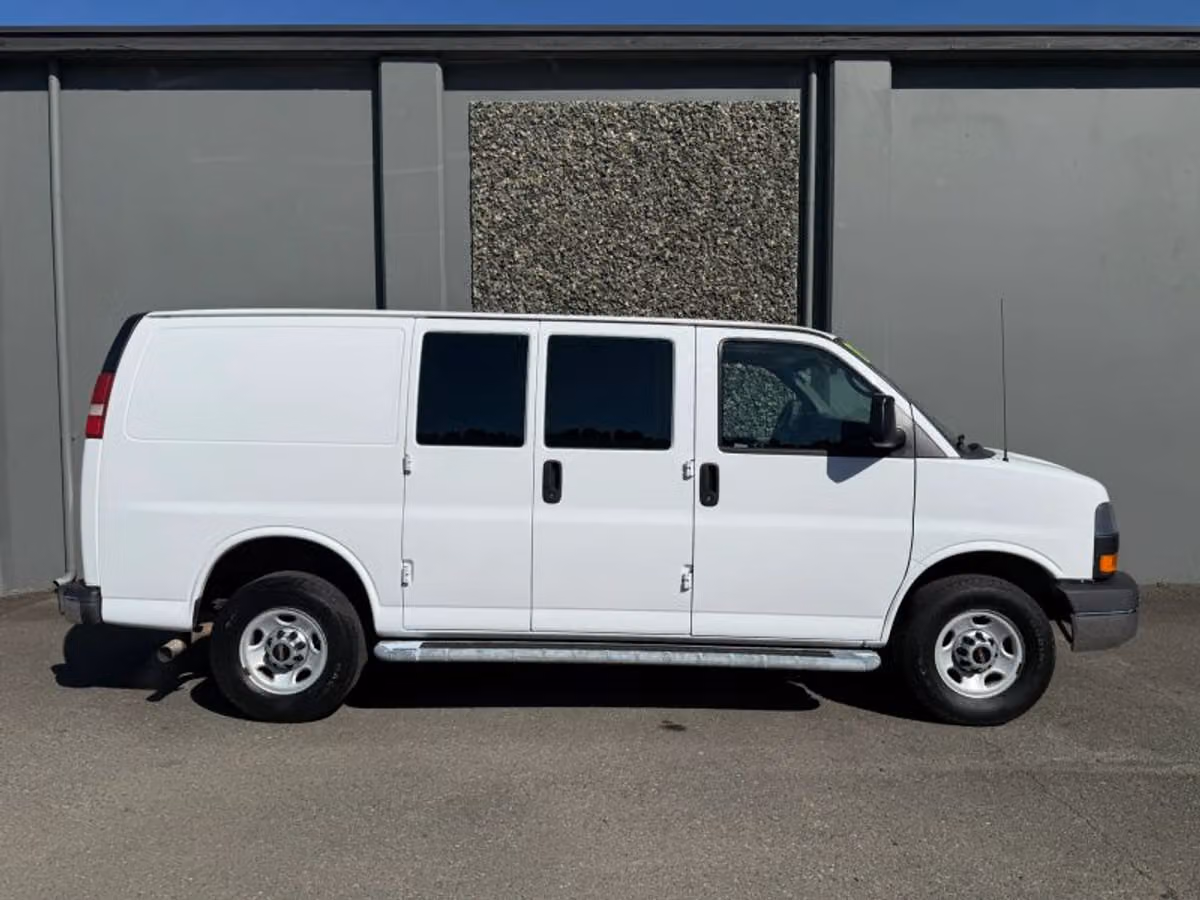 2015 GMC Savana 2500 Cargo Image 5