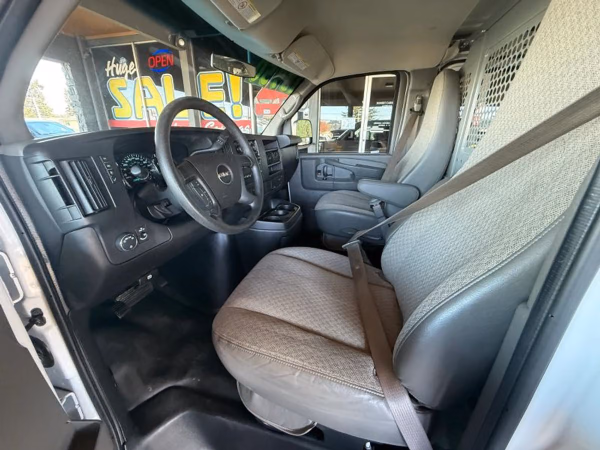 2015 GMC Savana 2500 Cargo Image 12