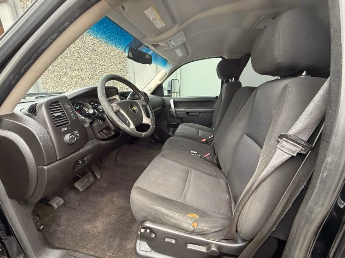 2013 Chevrolet Silverado 3500HD LT Pickup 4D 8 ft Extended Cab Image 12