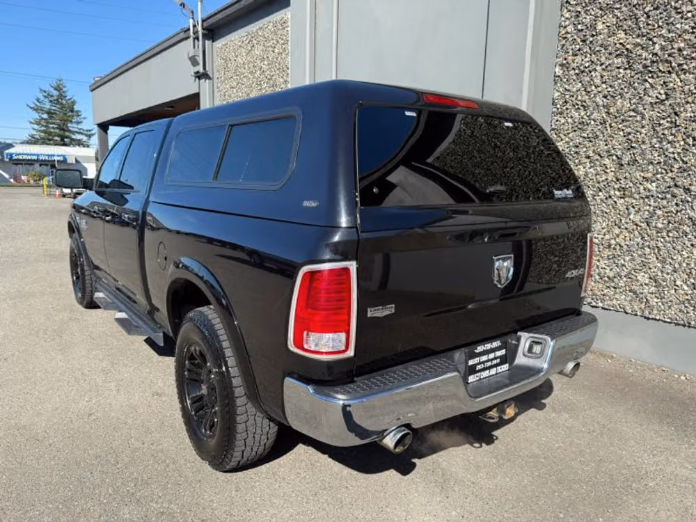 2017 Ram 1500 Laramie Crew Cab Image 3