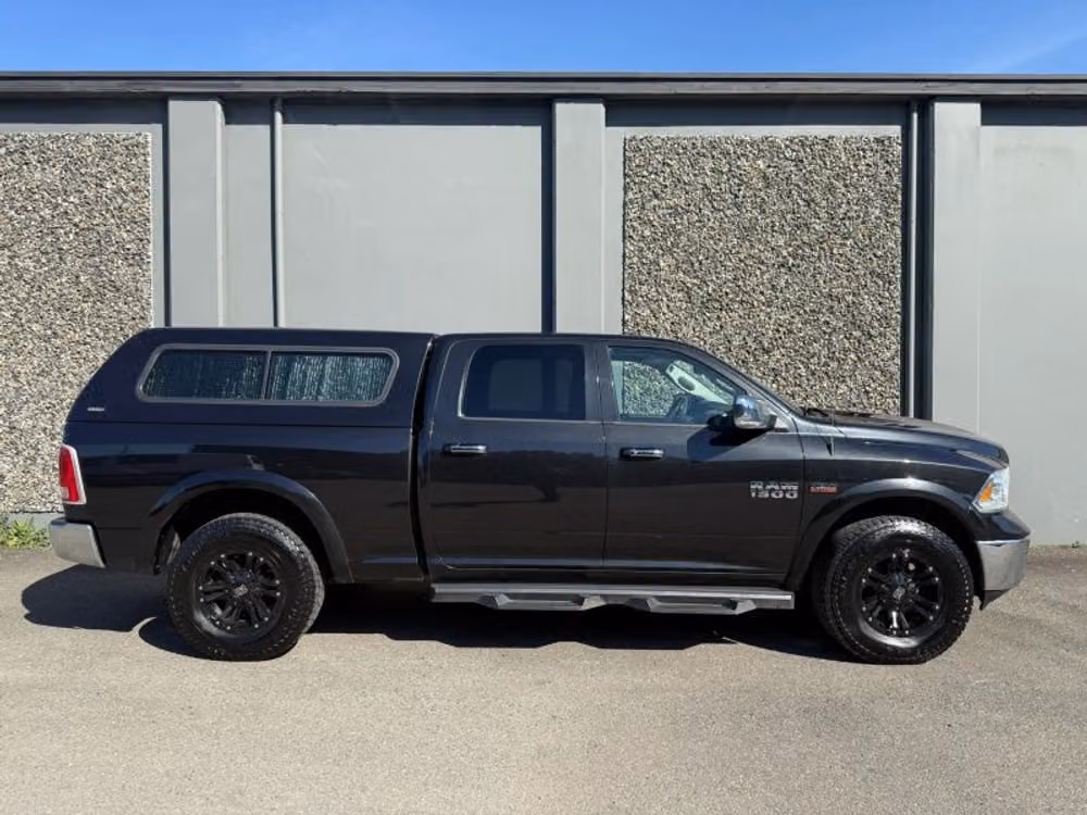 2017 Ram 1500 Laramie Crew Cab Image 5