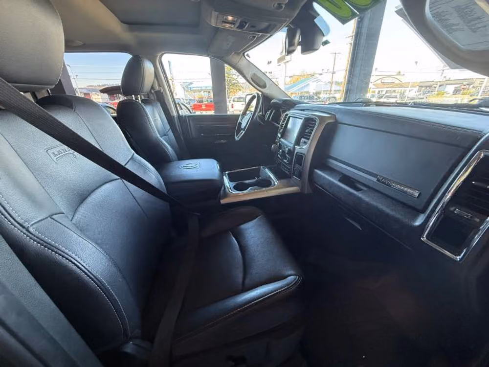 2017 Ram 1500 Laramie Crew Cab Image 13