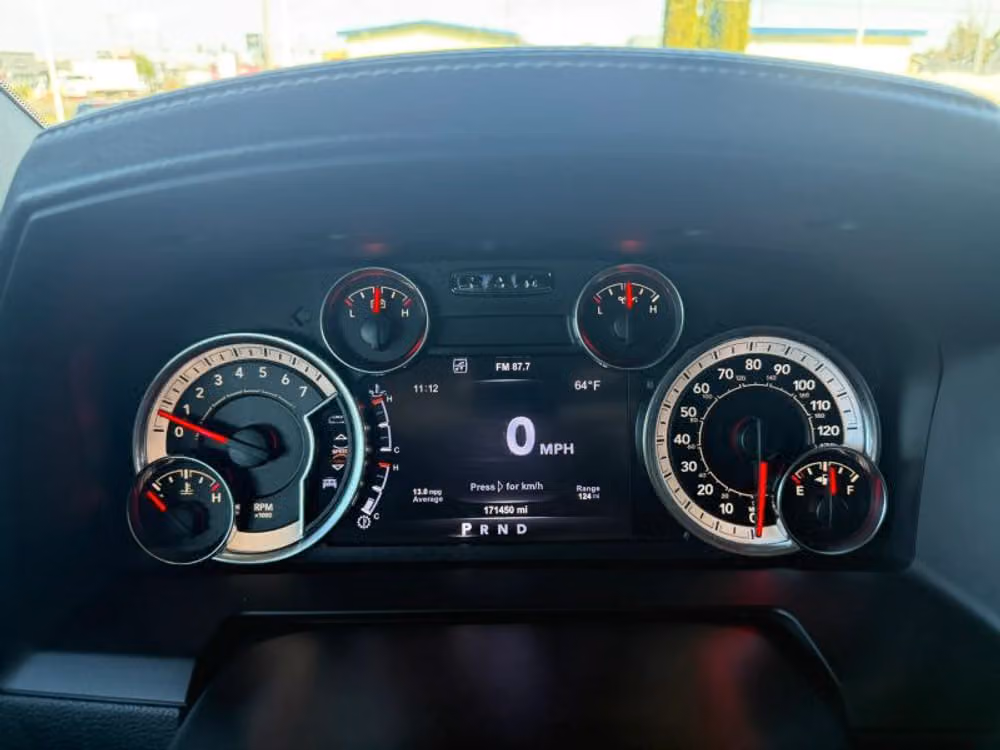 2017 Ram 1500 Laramie Crew Cab Image 10