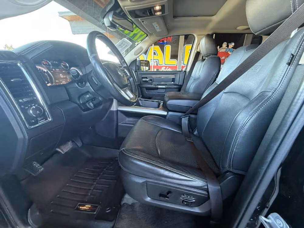2017 Ram 1500 Laramie Crew Cab Image 12