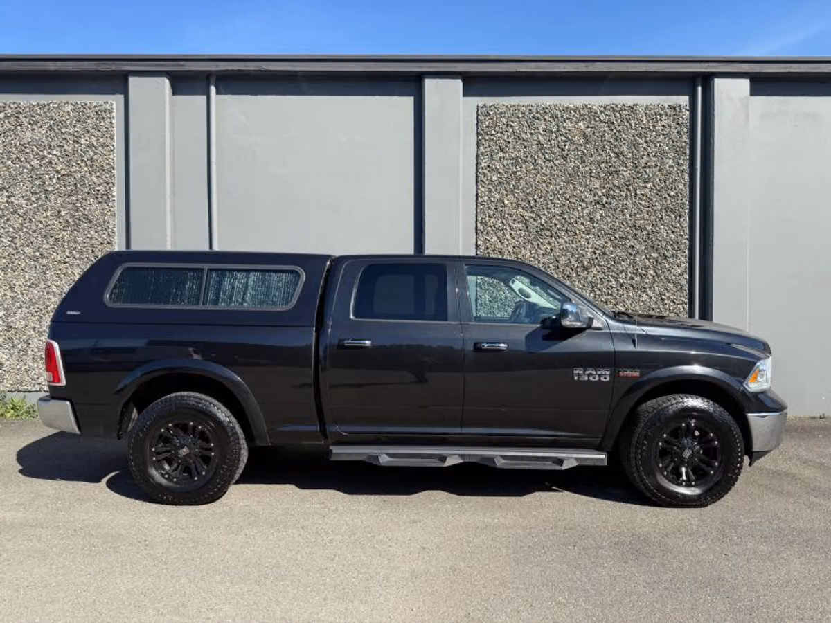 2017 Ram 1500 Laramie Crew Cab Image 5