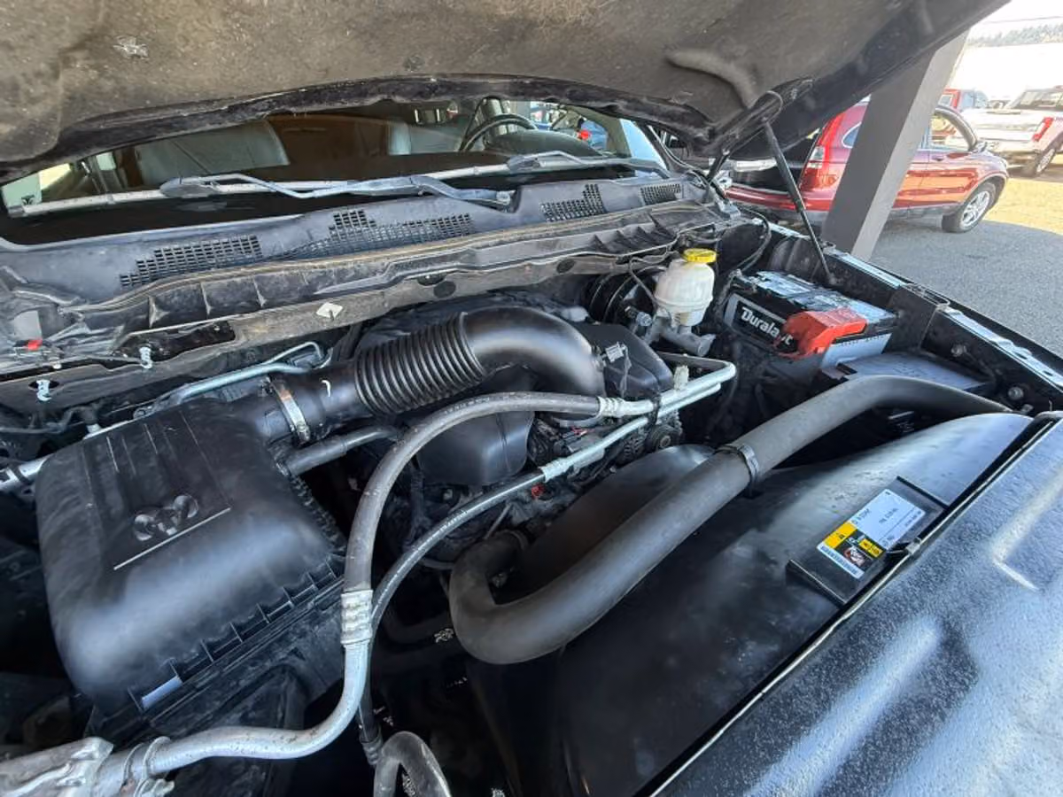2017 Ram 1500 Laramie Crew Cab Image 18