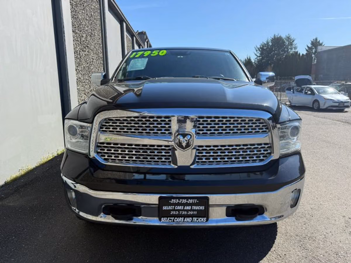 2017 Ram 1500 Laramie Crew Cab Image 7