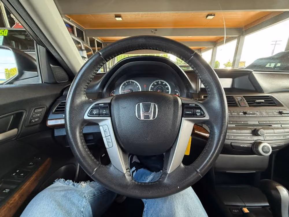 2012 Honda Accord EX-L Sedan 4D Image 9