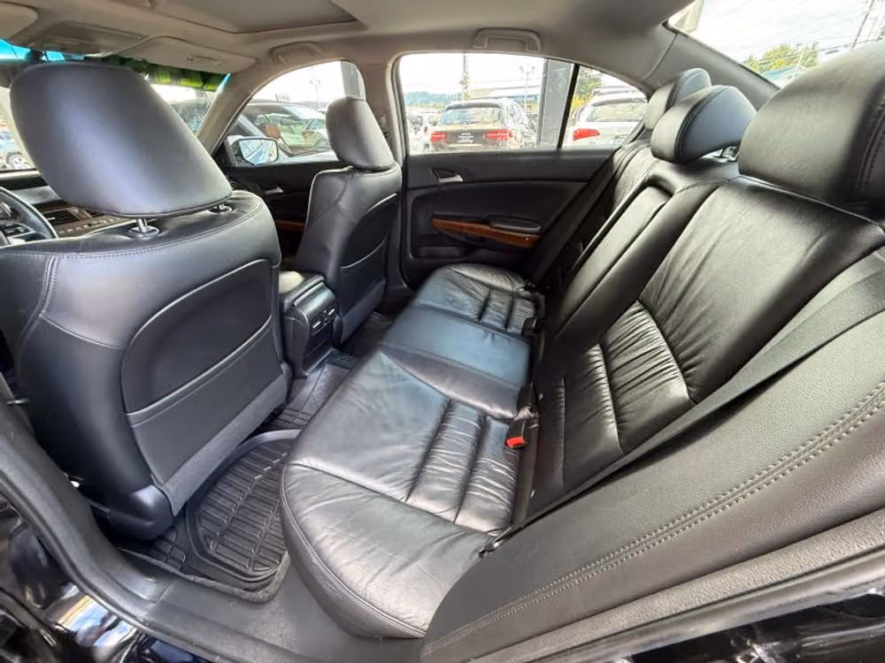 2012 Honda Accord EX-L Sedan 4D Image 15