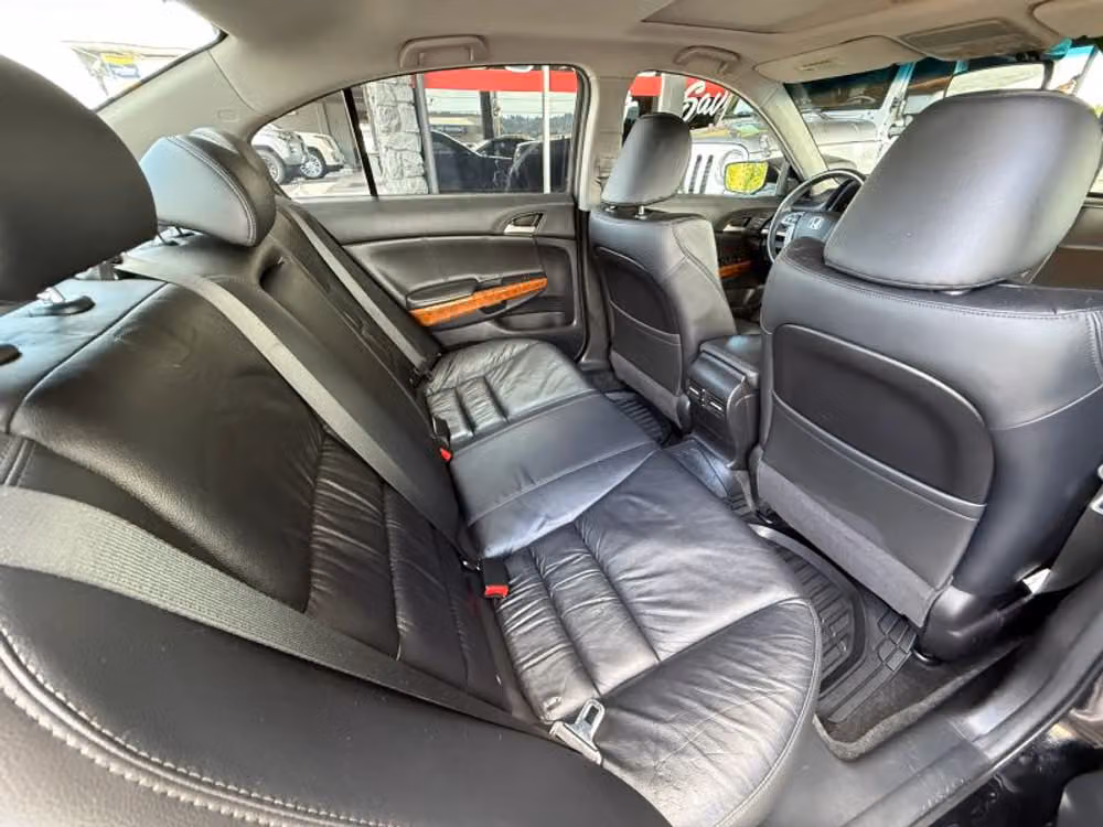2012 Honda Accord EX-L Sedan 4D Image 16