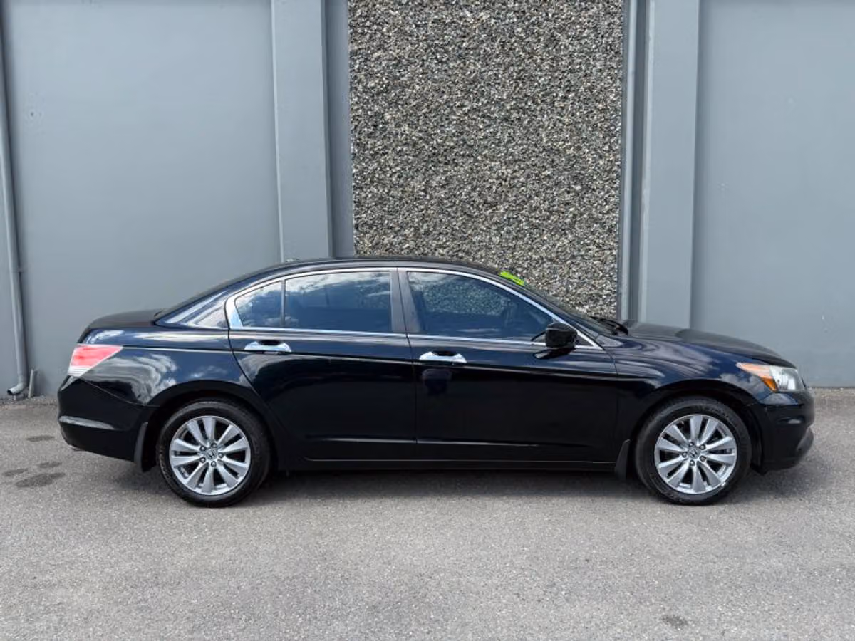 2012 Honda Accord EX-L Sedan 4D Image 5