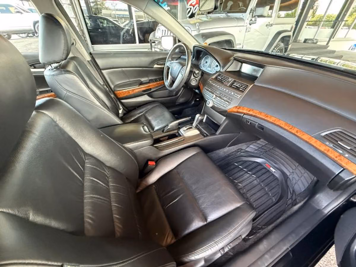 2012 Honda Accord EX-L Sedan 4D Image 14