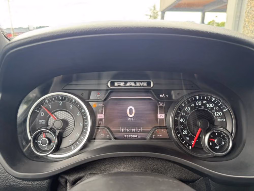 2020 Ram 1500 Big Horn Crew Cab Image 10