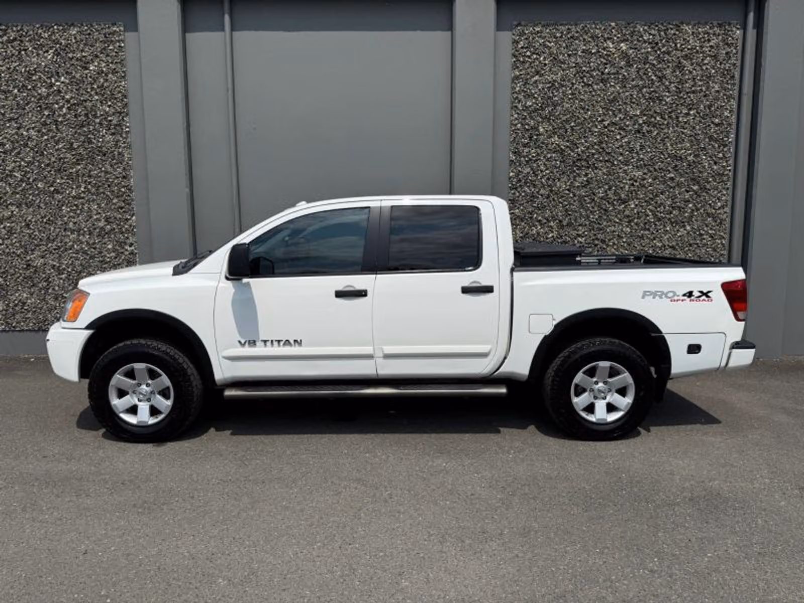 2011 Nissan Titan PRO-4X Crew Cab Upper Image 2