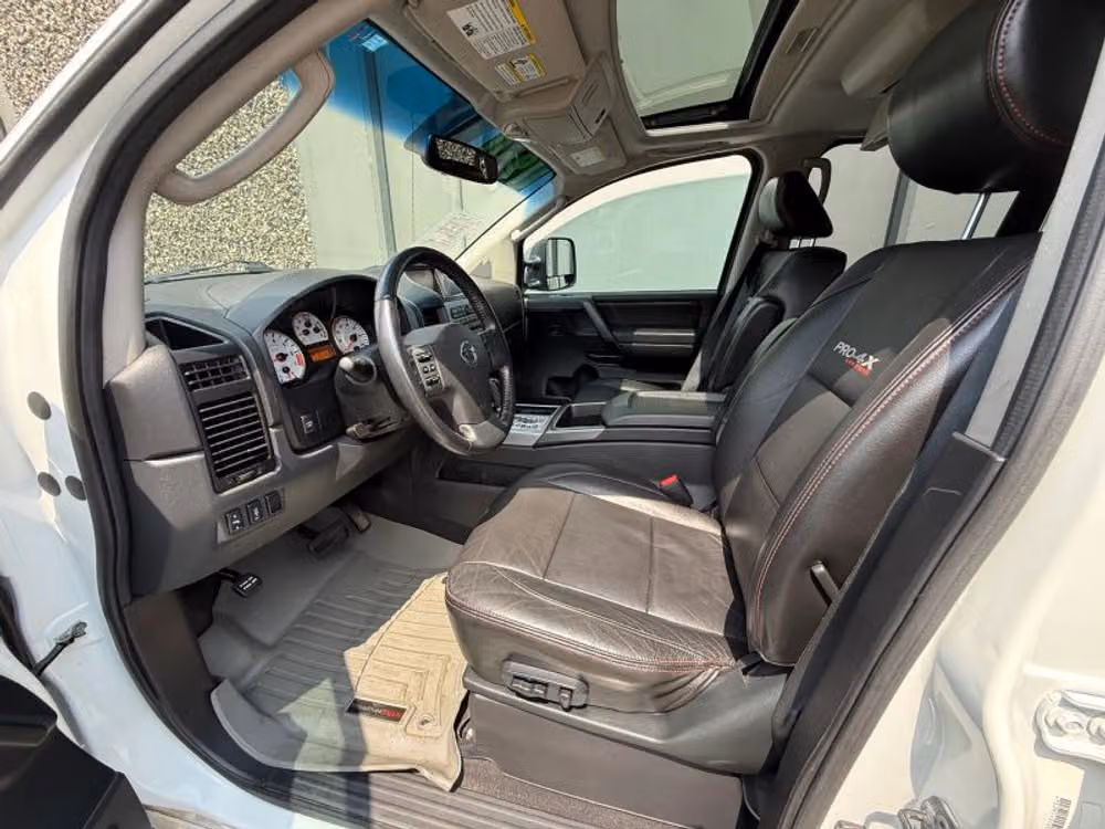 2011 Nissan Titan PRO-4X Crew Cab Image 14
