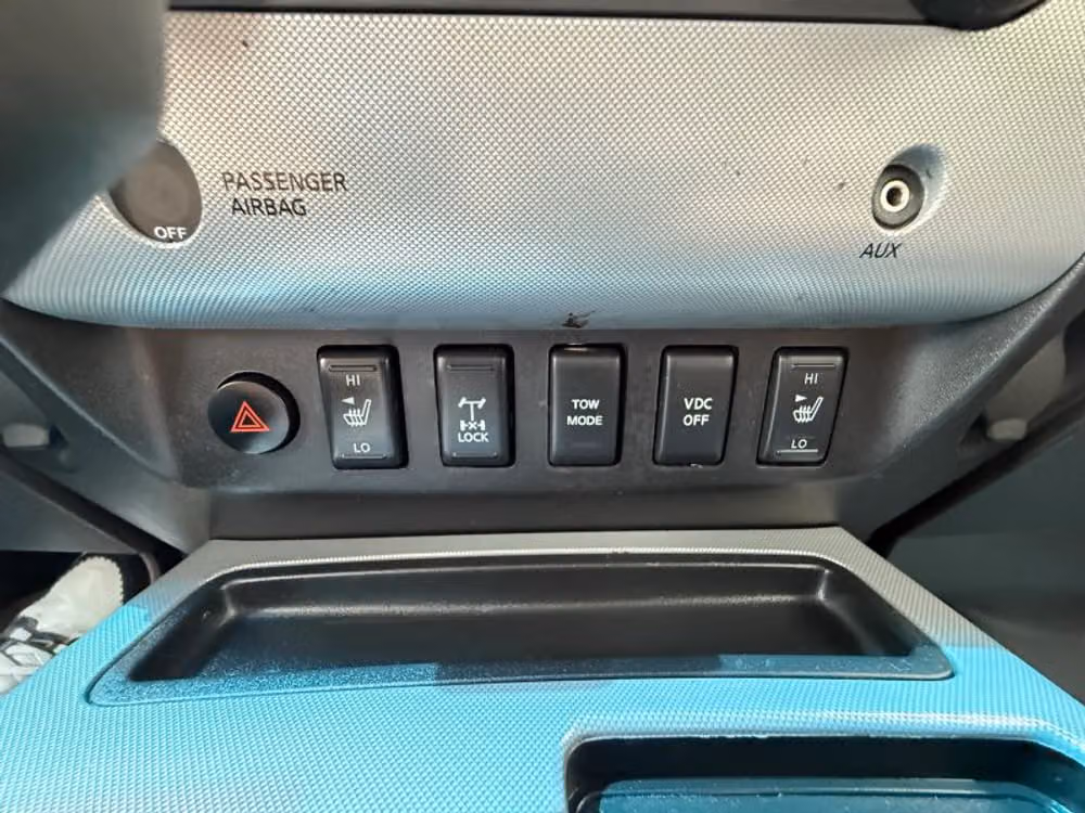 2011 Nissan Titan PRO-4X Crew Cab Image 12