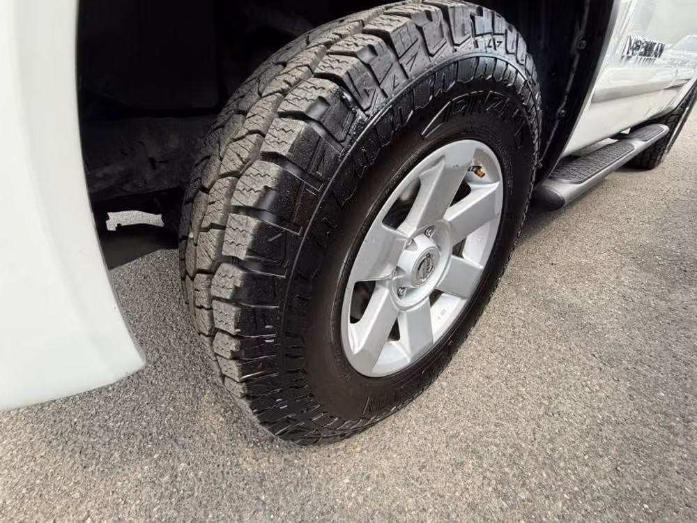 2011 Nissan Titan PRO-4X Crew Cab Image 20