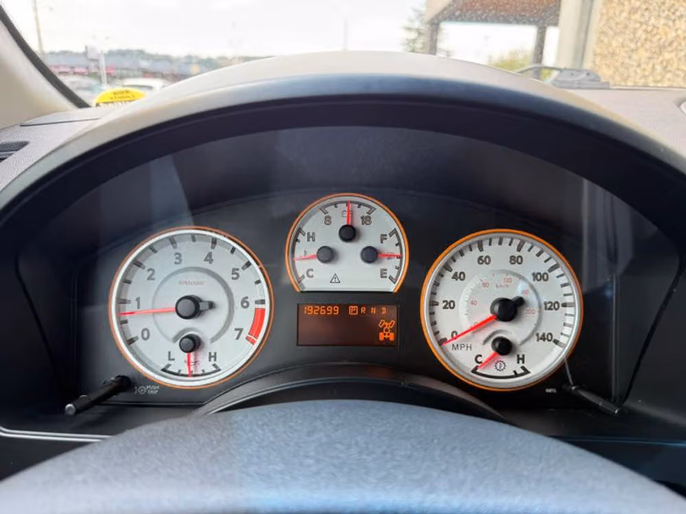 2011 Nissan Titan PRO-4X Crew Cab Image 10