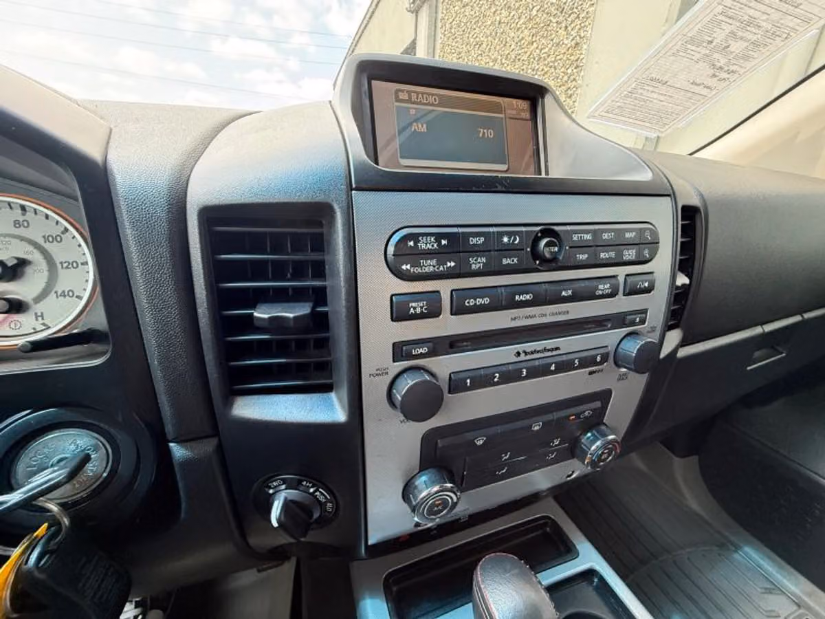 2011 Nissan Titan PRO-4X Crew Cab Image 11