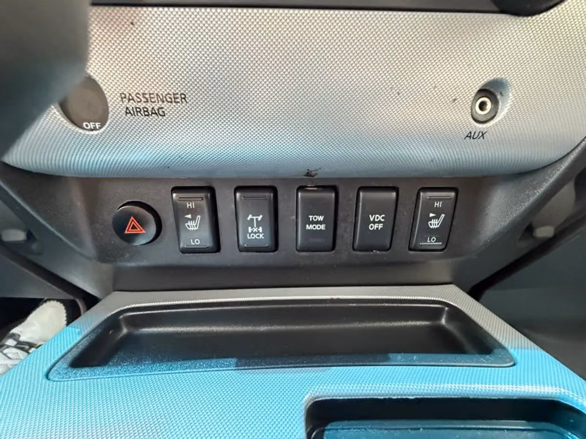 2011 Nissan Titan PRO-4X Crew Cab Image 12