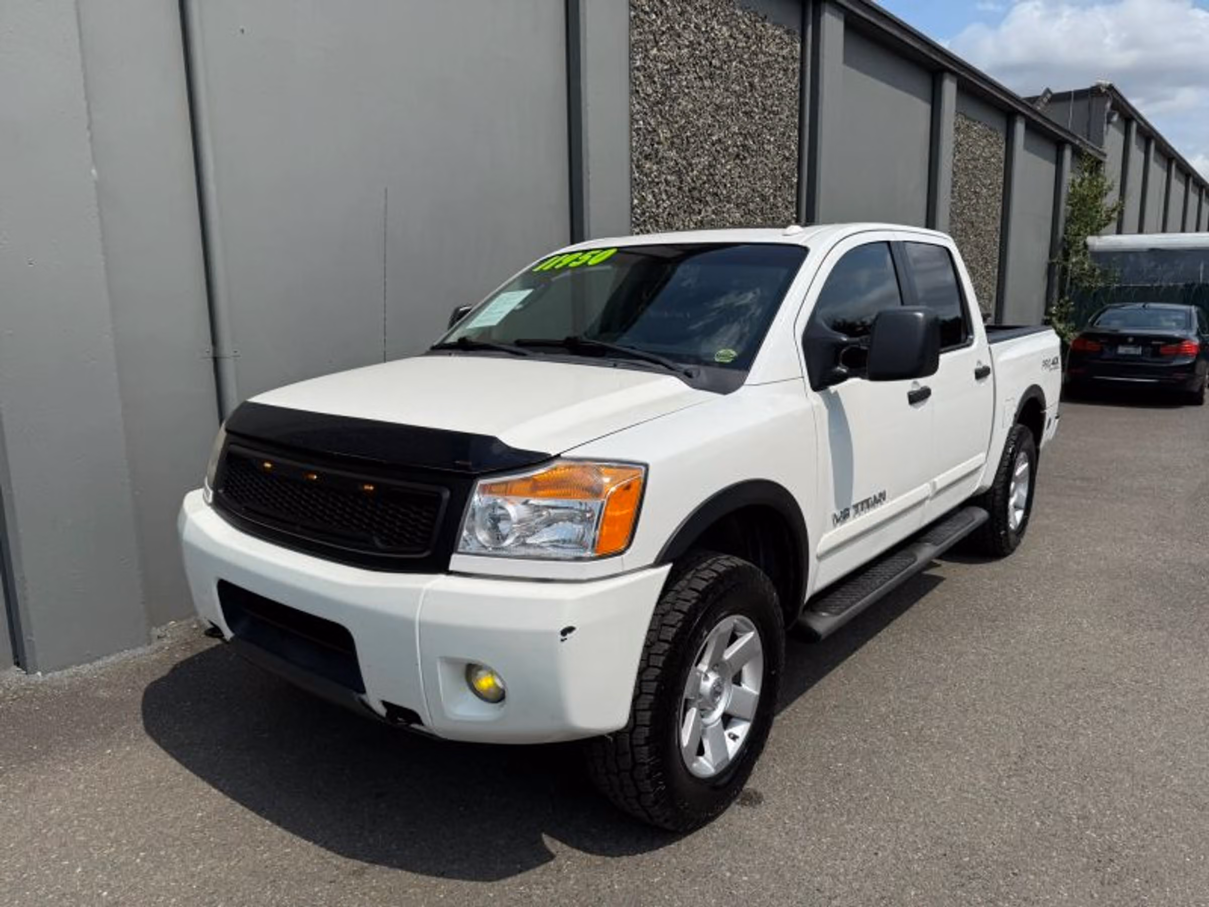 2011 Nissan Titan PRO-4X Crew Cab Image 1