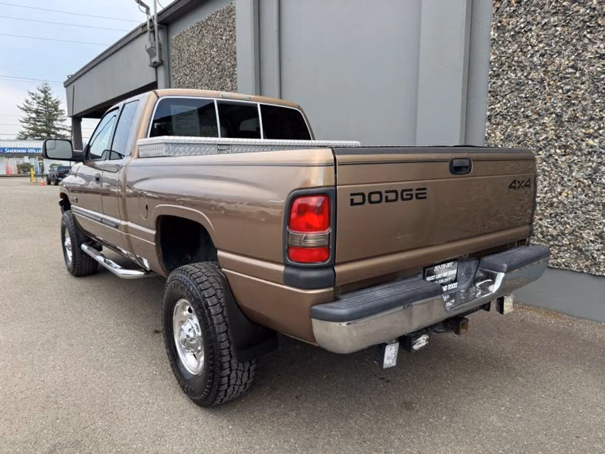 2001 Dodge Ram 2500 Short Bed Extended Cab Image 3