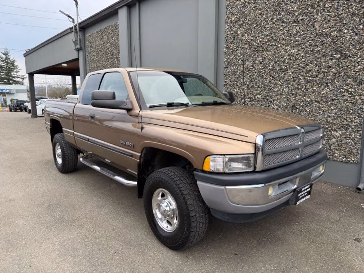 2001 Dodge Ram 2500 Short Bed Extended Cab Image 4