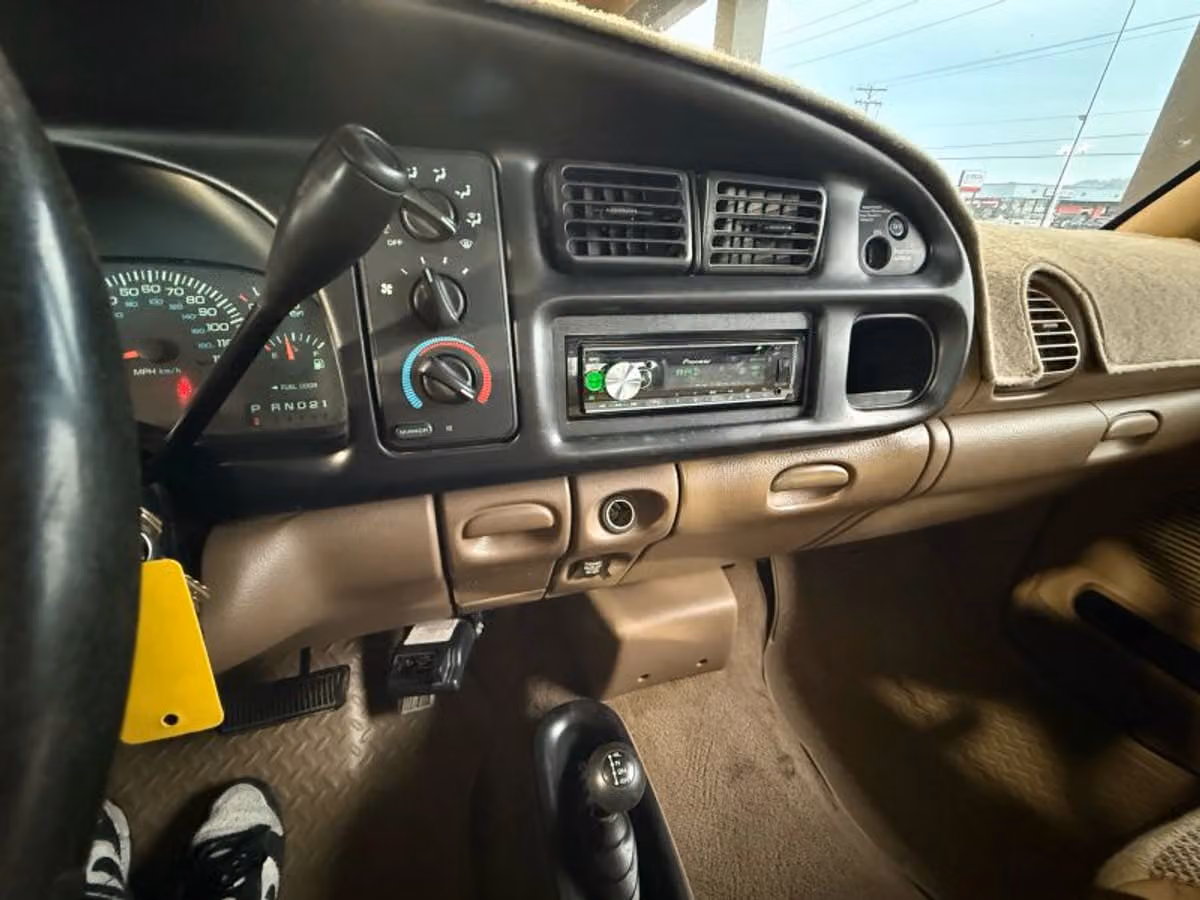 2001 Dodge Ram 2500 Short Bed Extended Cab Image 11