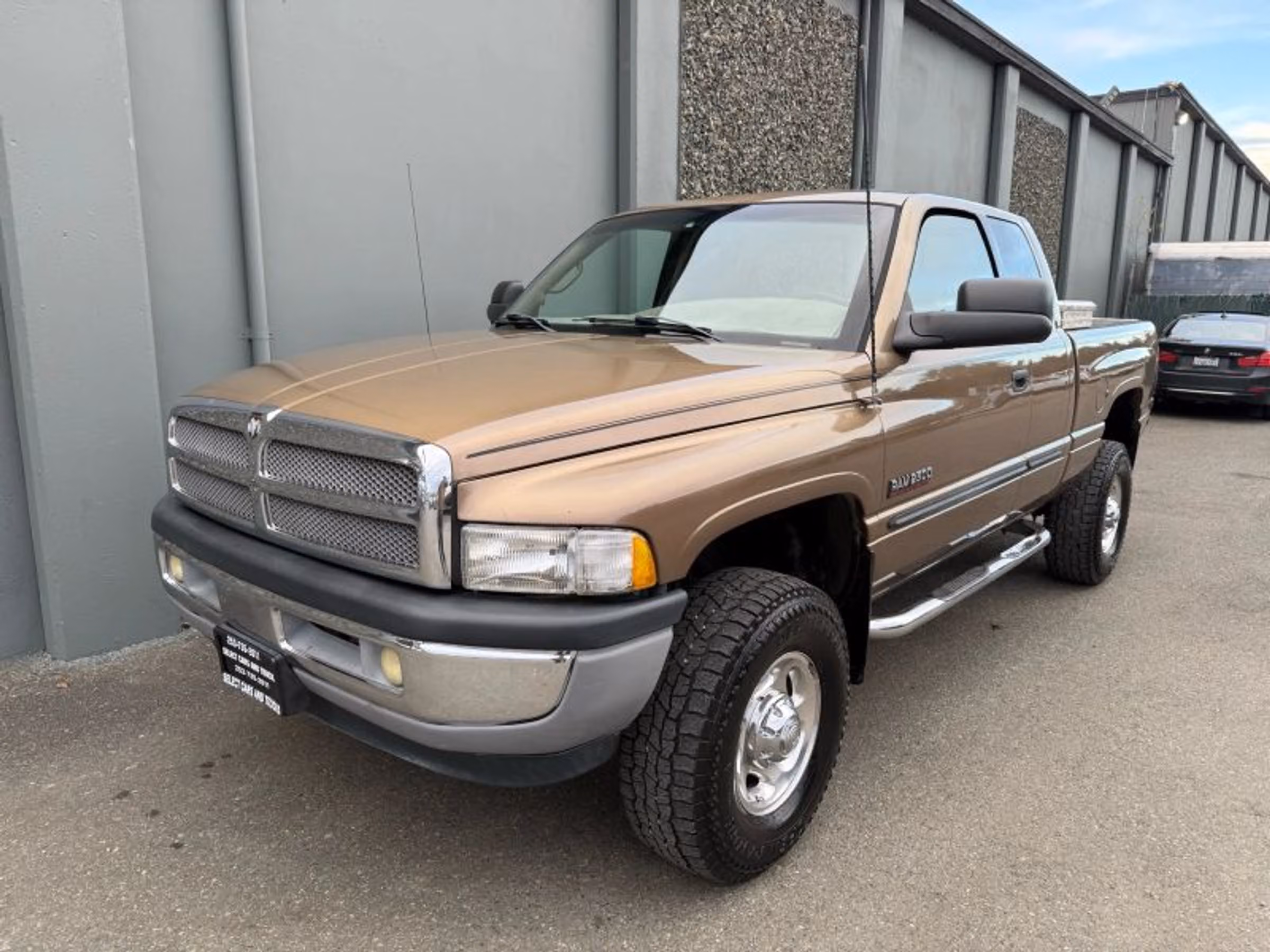 2001 Dodge Ram 2500 Short Bed Extended Cab Image 1