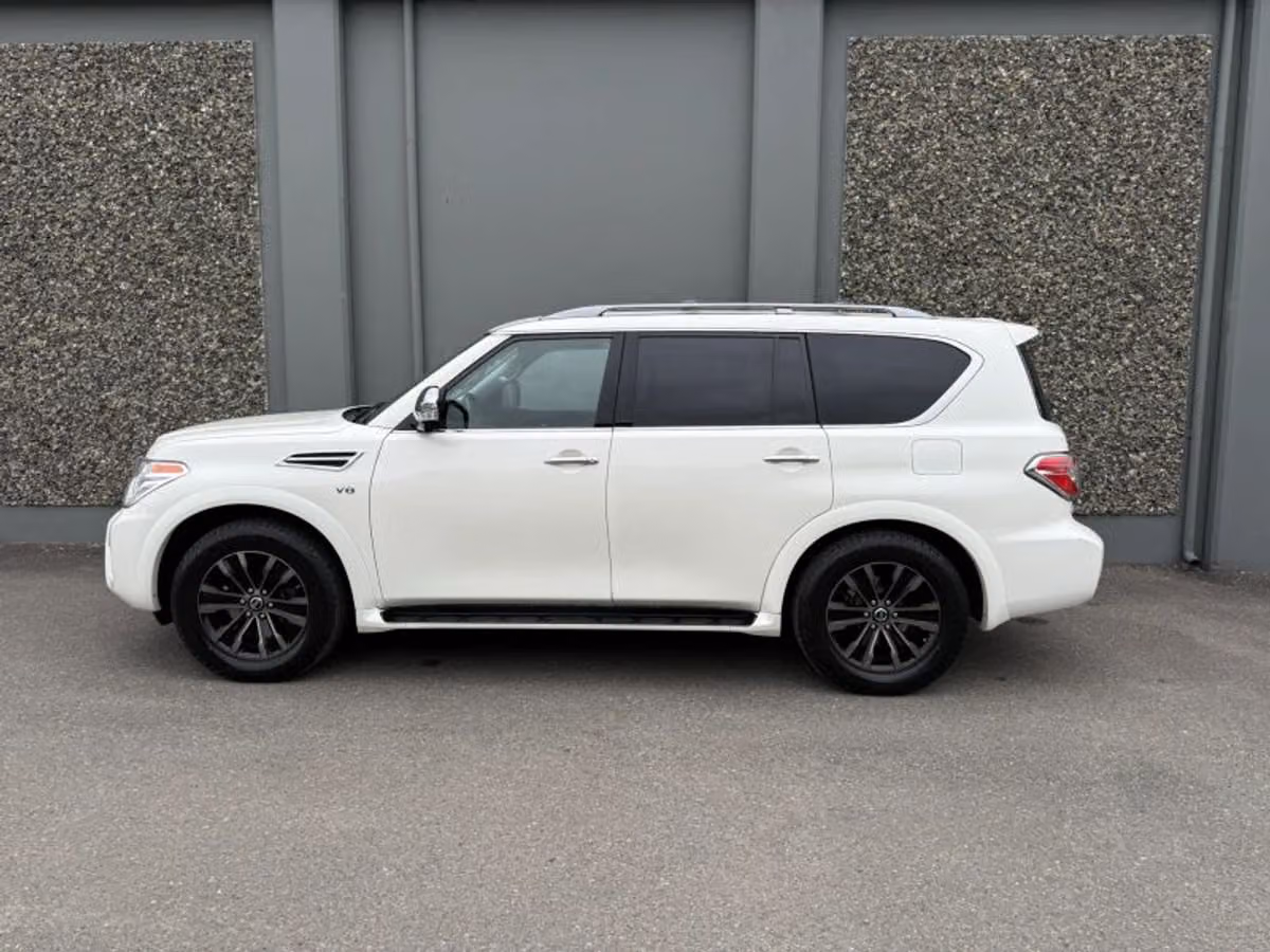 2019 Nissan Armada Platinum Image 2