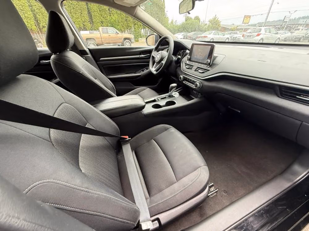 2022 Nissan Altima 2.5 SV Image 14