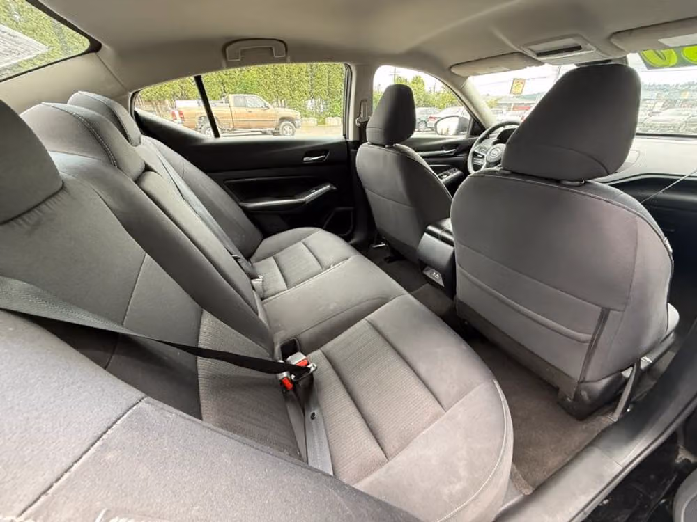 2022 Nissan Altima 2.5 SV Image 16