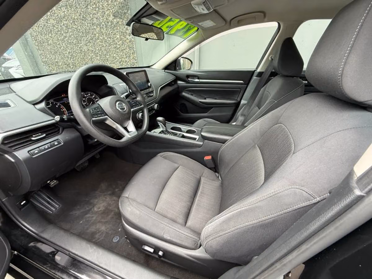 2022 Nissan Altima 2.5 SV Image 13