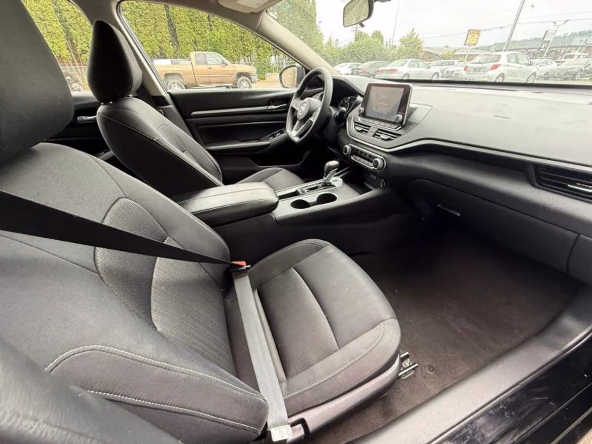 2022 Nissan Altima 2.5 SV Image 14
