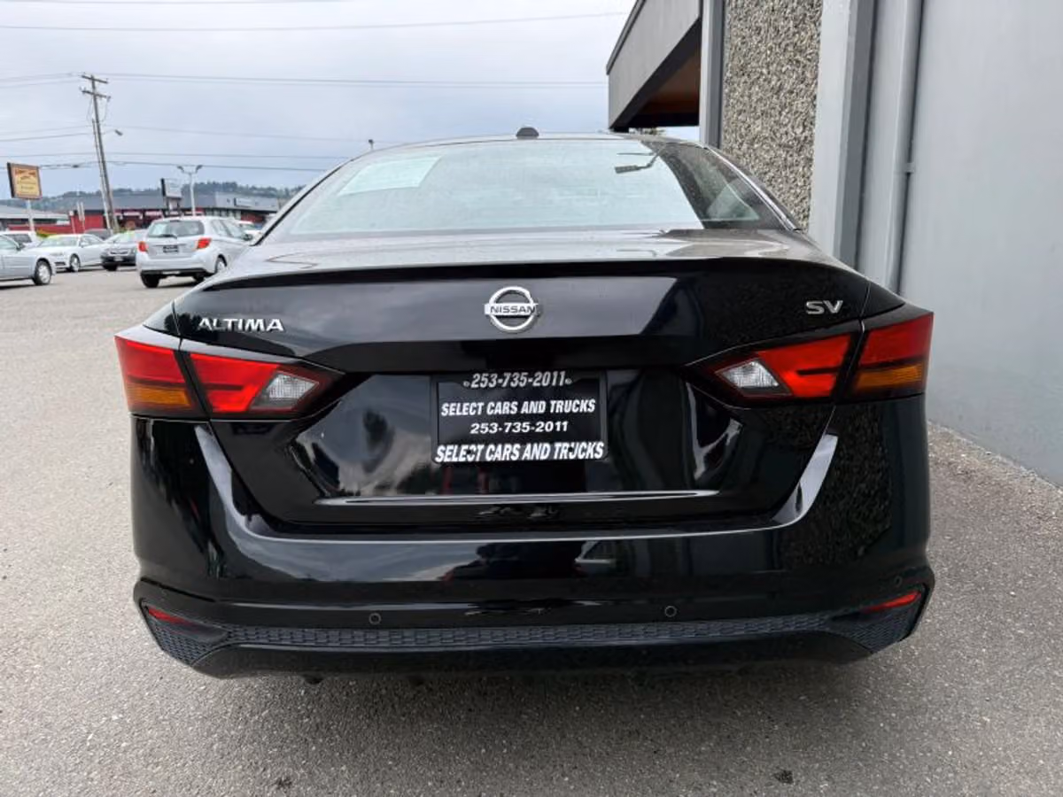 2022 Nissan Altima 2.5 SV Image 8